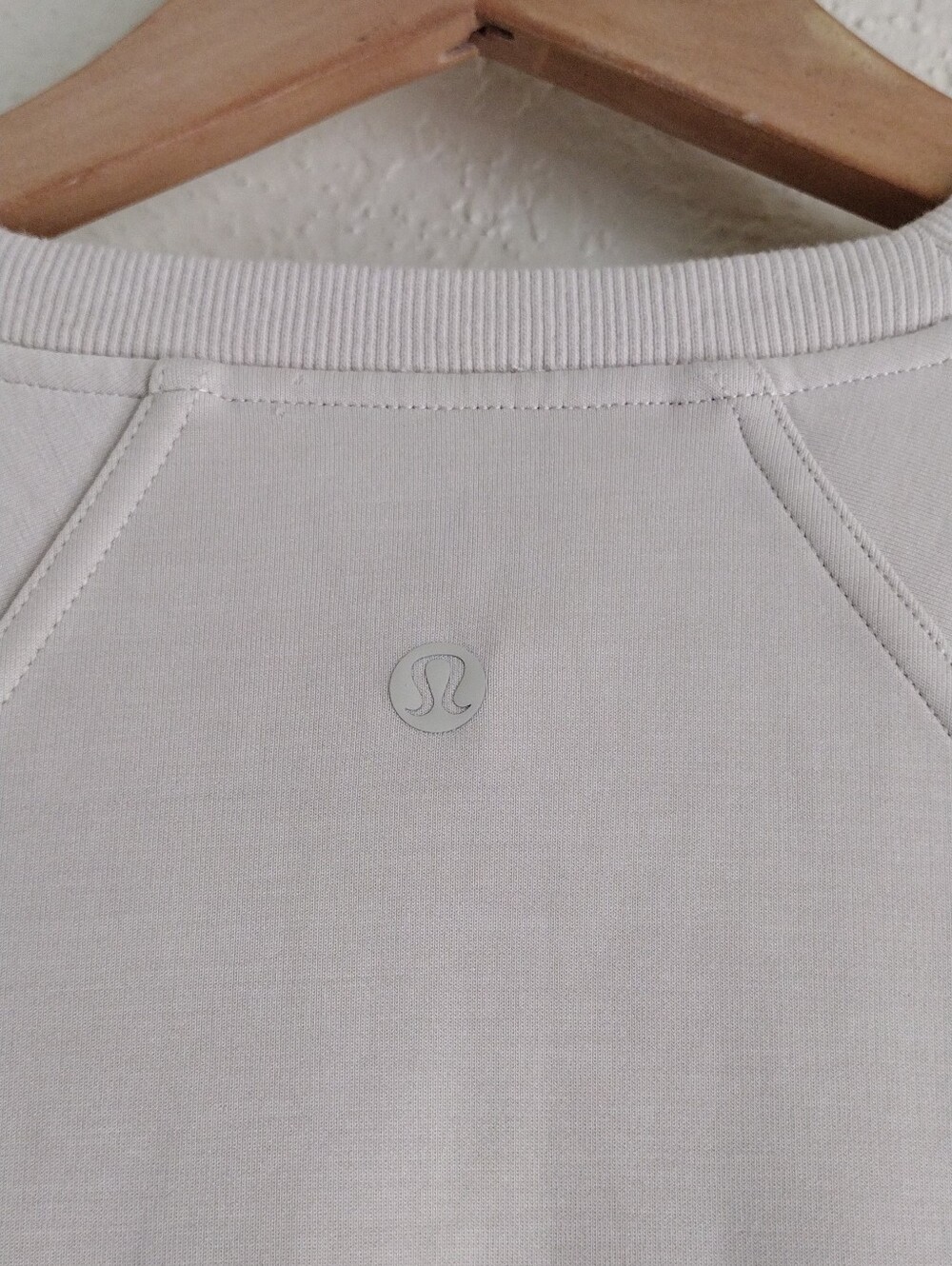 Lululemon Cream Cropped Pullover Sweatshirt Size 4 - Picture 6 of 7